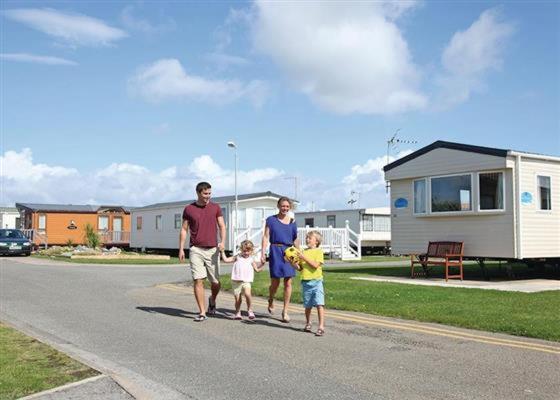 Caravan Hire Golden Sands Sea Front Kinmel Bay Екстер'єр фото