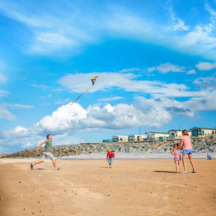 Caravan Hire Golden Sands Sea Front Kinmel Bay Екстер'єр фото