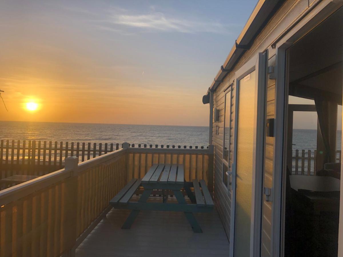 Caravan Hire Golden Sands Sea Front Kinmel Bay Екстер'єр фото