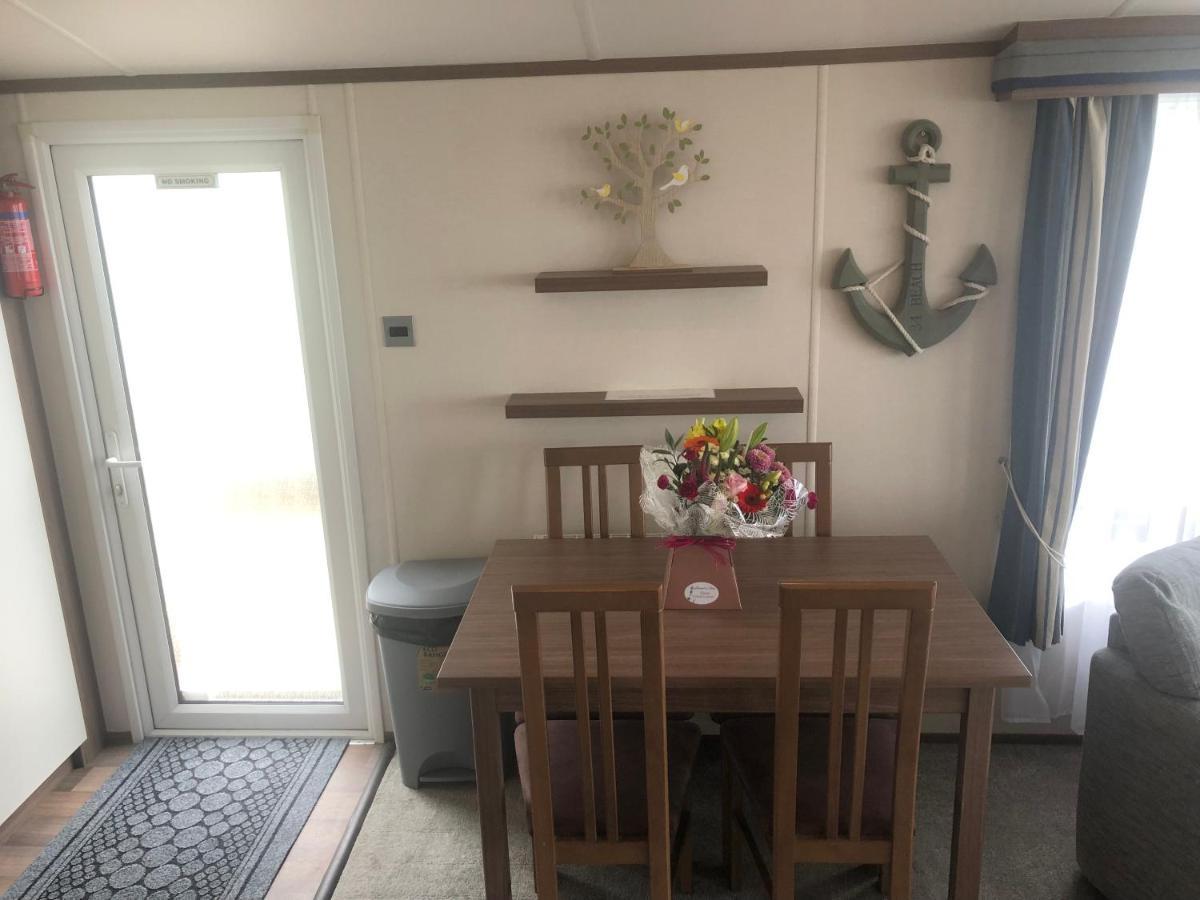 Caravan Hire Golden Sands Sea Front Kinmel Bay Екстер'єр фото