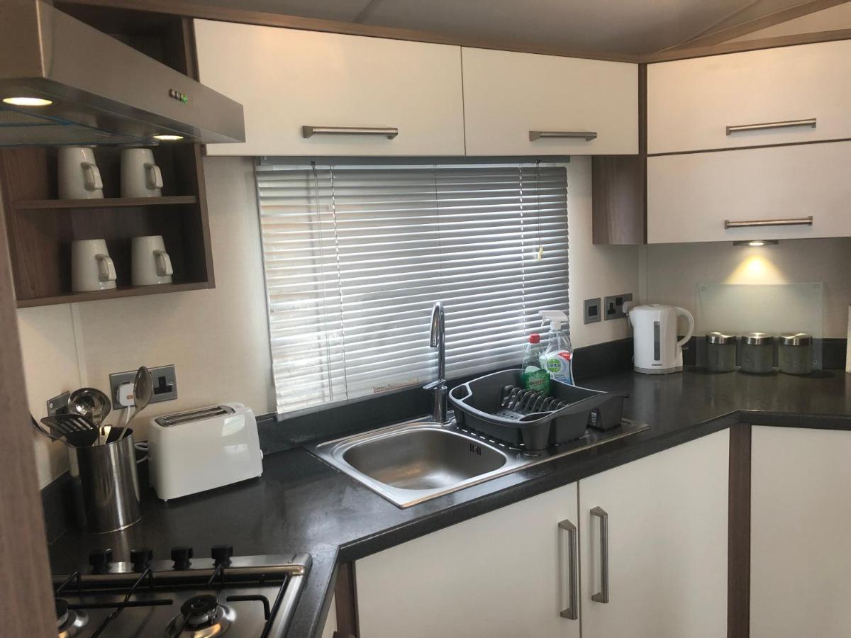 Caravan Hire Golden Sands Sea Front Kinmel Bay Екстер'єр фото